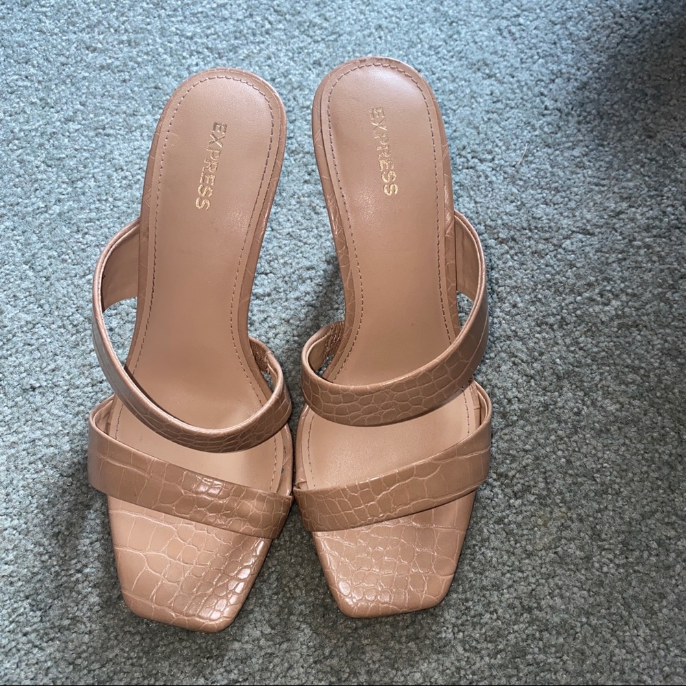 Express Heels